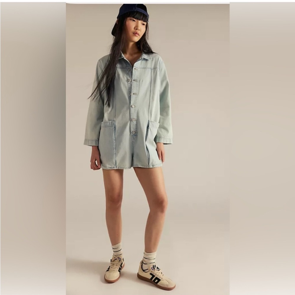 Free People We The Free Maggie Denim Shortalls. NWT. Light beam blue